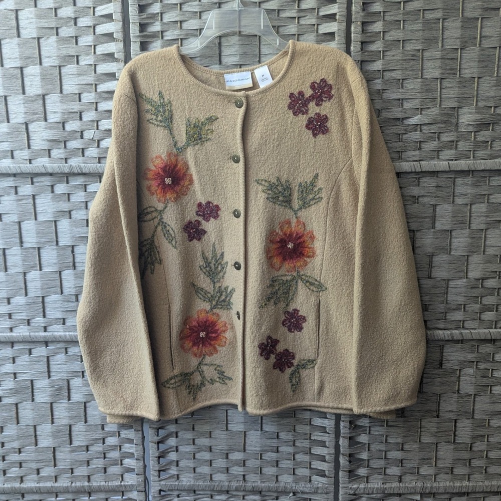Vtg Wool Cardigan Tan Floral Embroidered 2X Grandmacore Cottagecore Soft Layer